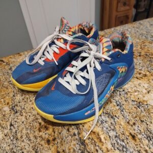 Nike Boys Zoom Freak 4 SE DV3017-400 Blue Basketball Shoes Sneakers Size 4.5Y