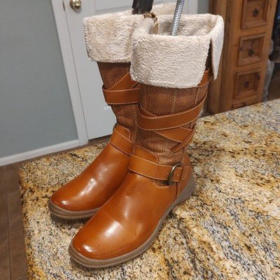 Forever Boots Womens Size 7.5 Faux Leather Buckle Strap Mid Calf Fur Lined Boots