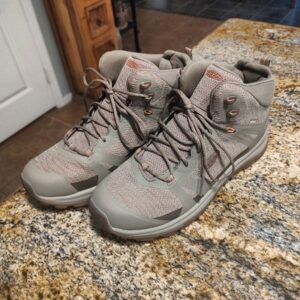 Keen Hiking Shoes Size 9.5 US Model 1022358
