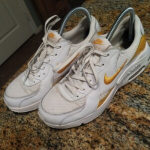 Nike Air Max Excee White University Gold Shoes Sneakers DX4352-100 Women's Sz 8