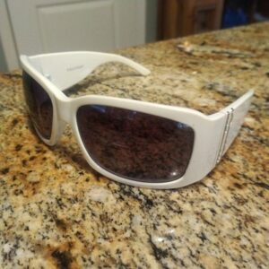 RARE Vigoss Women's Sunglasses White Frames UV Protection Outdoor - V1222-2341