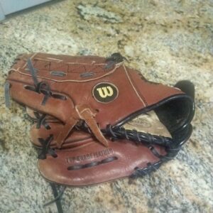 Rare Wilson A1812 Dual Hinge Crown Web 10.5" Leather Baseball Glove LHT