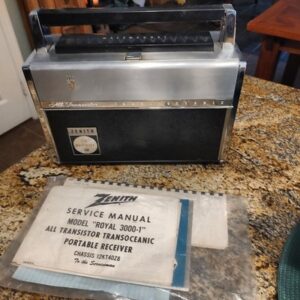 Zenith Royal 3000-1 Trans Oceanic Portable Receiver FM AM & Manual Tested Works