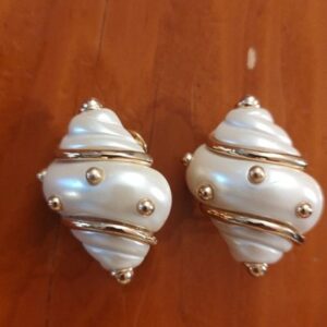 Kenneth Lane Vintage Faux Pearl Gold Tone Clip-On Earrings Womens Gently Used