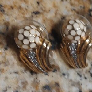 Womens Gold Tone White Enamel Rhinestone Post Stud Earrings Gently Used