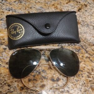 Ray-Ban Unisex Gold Frame Dark Green Lens Sunglasses Used