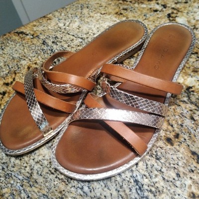 Andiamo Baracoa Strappy Flat Sandal in Metallic Gold Brown Leather Women's 7.5