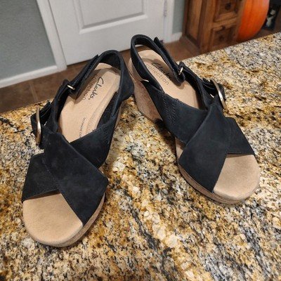 Clarks Collection Black Wedge Sandals Size 6M ID 201171424035