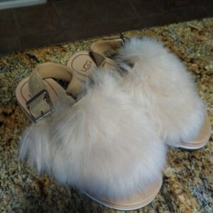 Ugg Australia 6.5 Womens Holly Soft Ochre 1019870 Casual Fashion Fur Sandal Shoe