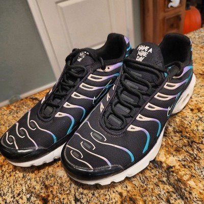Nike Air Max Plus Sneakers Size 6.5Y Model BQ7224-001