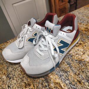 New Balance ML574PR2 574 Men's 8.5 Sneakers Used Minimal Wear Grey Maroon