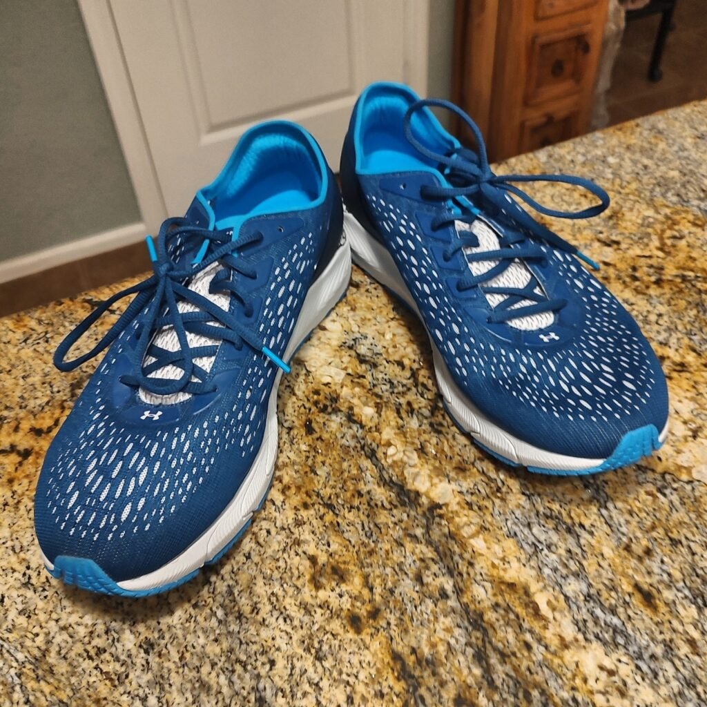 Under Armour Performance Pro Running Shoes Size 13 USA 3022586-404