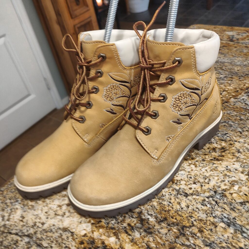 Timberland 36351 Women's 7.5M Wheat Nubuck Leather Ankle Boots Excellent Used