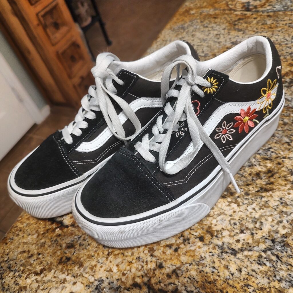 VANS Old Skool Platform Sneakers Womens 8.5 Black Floral Embroidery Used