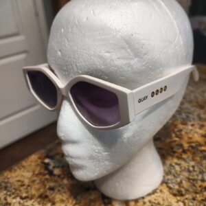 Quay Hot Gossip Sunglasses 1212 57-17-145 Off White / Ivory With Purple Lenses