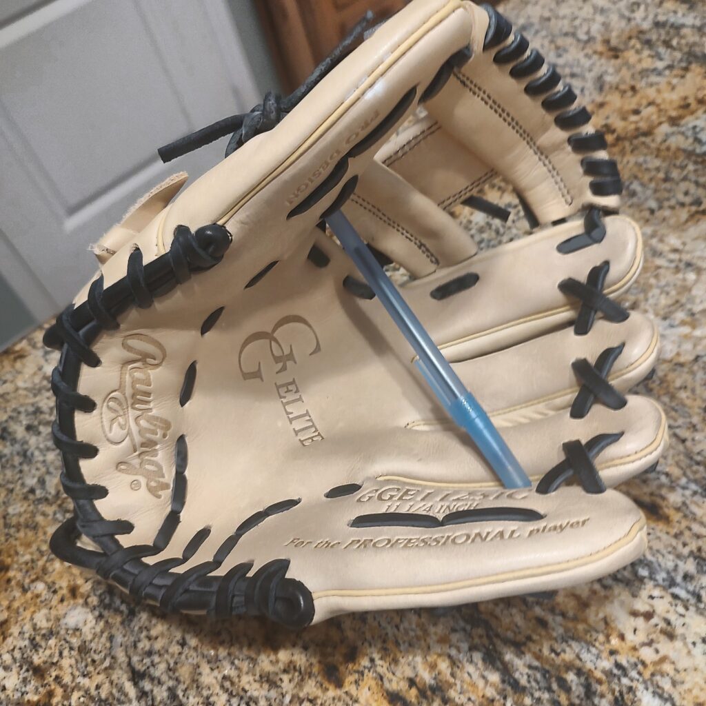 Rawlings GG ELITE GGE1125IC 11.25" Baseball Glove RH Throw Cream Black Excellent