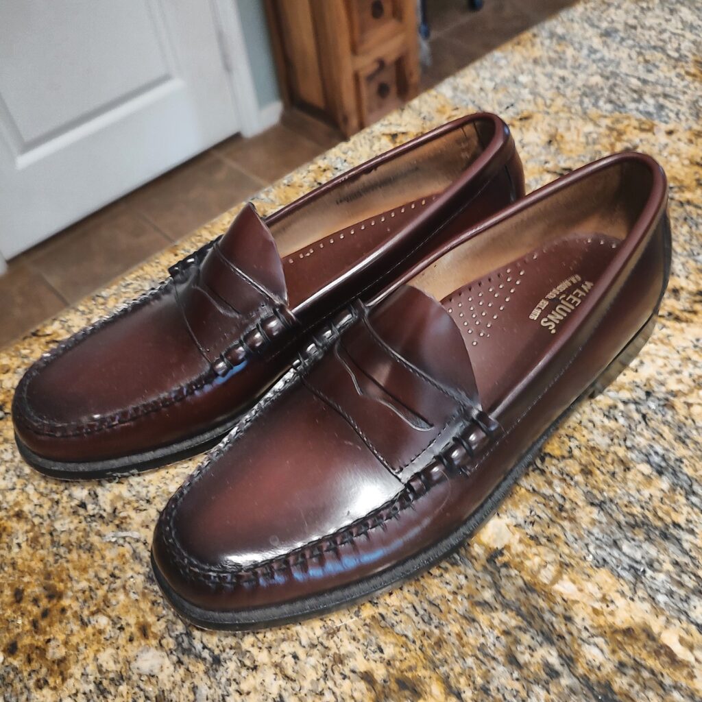 G.H. Bass Weejuns Penny Loafers Men's 9 D Burgundy Leather Gently Used