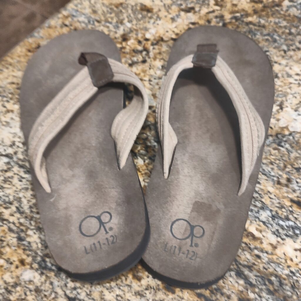 OP Ocean Pacific Mens Flip Flops Sandals Size L 11-12 Taupe Beige Gently Used