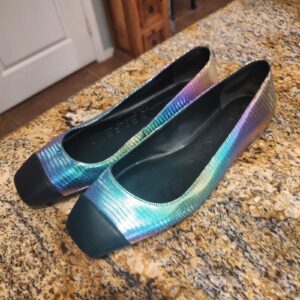 KARL LAGERFELD PARIS ZAYNA Iridescent Ballet Flats 10M Multi Black Gently Used