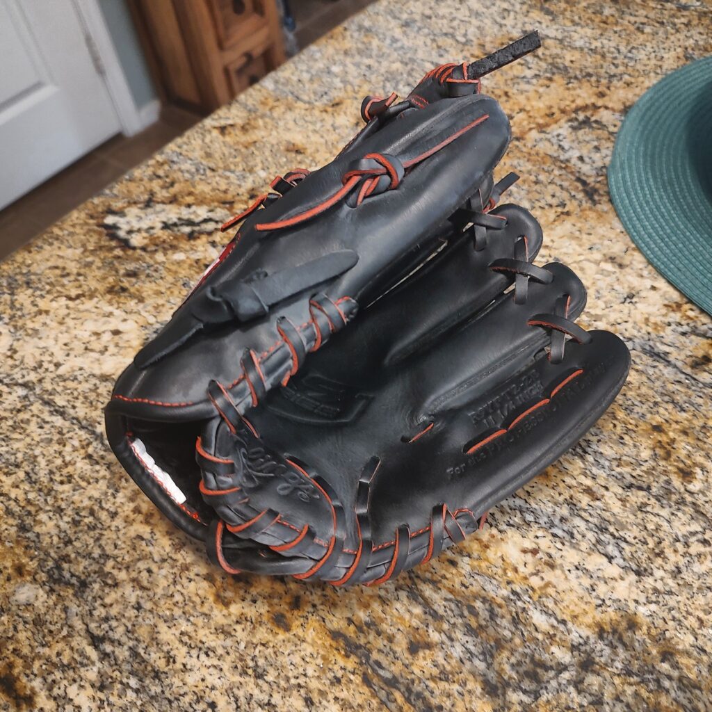 Rawlings R9 Series R9YP12-2B 11.25" Baseball Glove Black Excellent Used