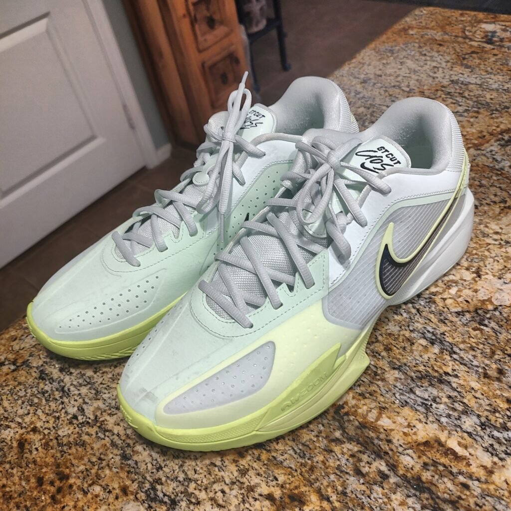 Nike GT Cut Cross HF0218-300 Men's 12.5 Barely Green Used Minimal Wear