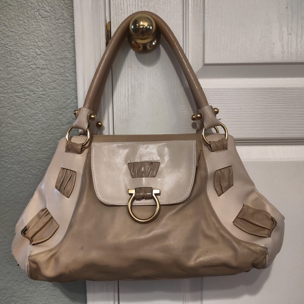 Salvatore Ferragamo AU-21 6426 Beige Cream Leather Handbag Used