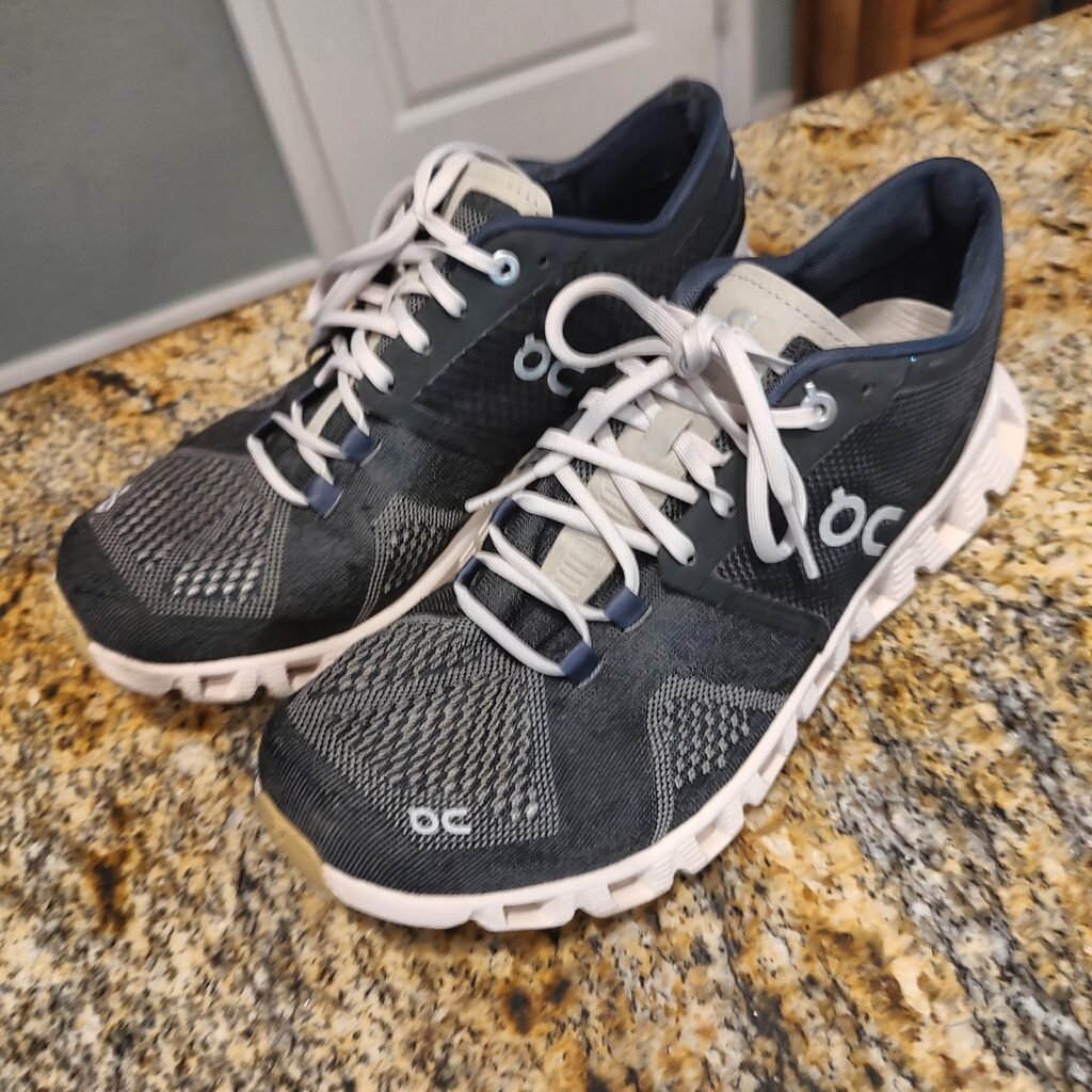 On Cloudflow Women's Running Shoes US 7.5 Navy Blue Used Athletic Sneakers