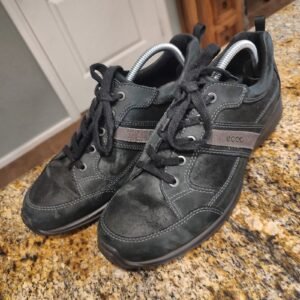 ECCO Black Suede Athletic Sneakers Unisex Size 8.5 USED Comfort Walking