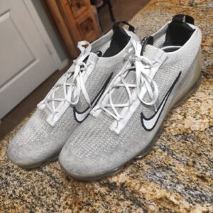 Nike Air VaporMax 2021 FK White Black US 13 Athletic Shoes Gently Used