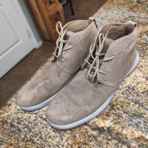 Johnnie-O Chill Chukka Boots Men's 10M Taupe Suede Leather Gently Used