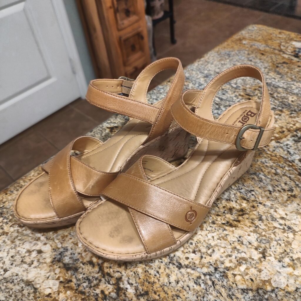Born Alaina BR0055016 Tan Leather Cork Wedge Sandals Womens 9M Used