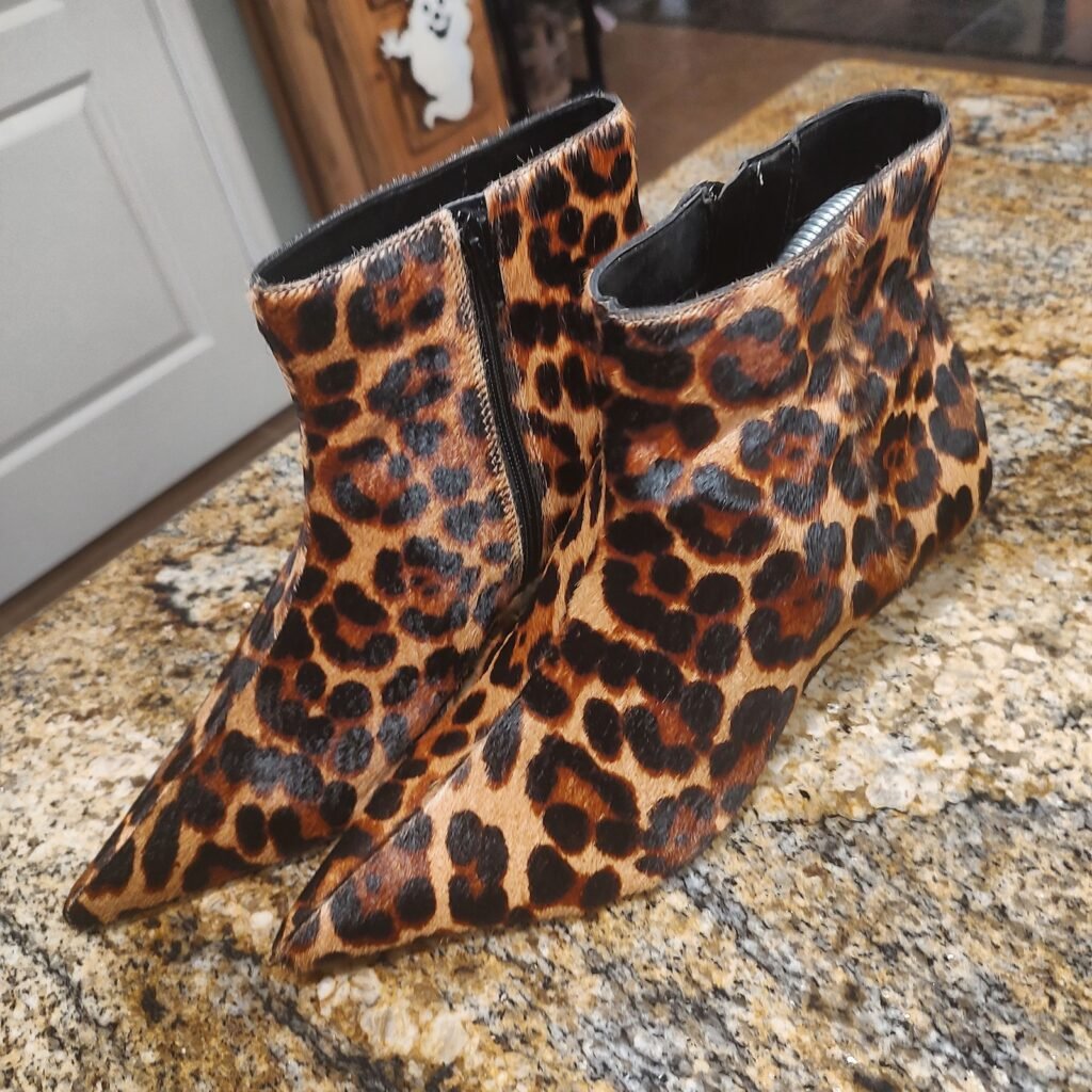GIANNI BINI Womens 7.5M Leopard Print Calf Hair Ankle Boots Booties Gently Used
