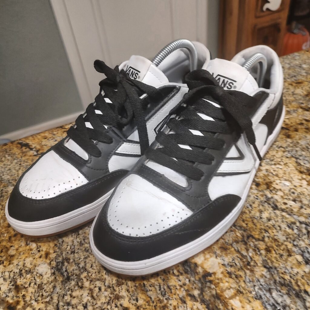 VANS ComfyCush Old Skool Era Black White Sneakers Men's 9.5 Used Good