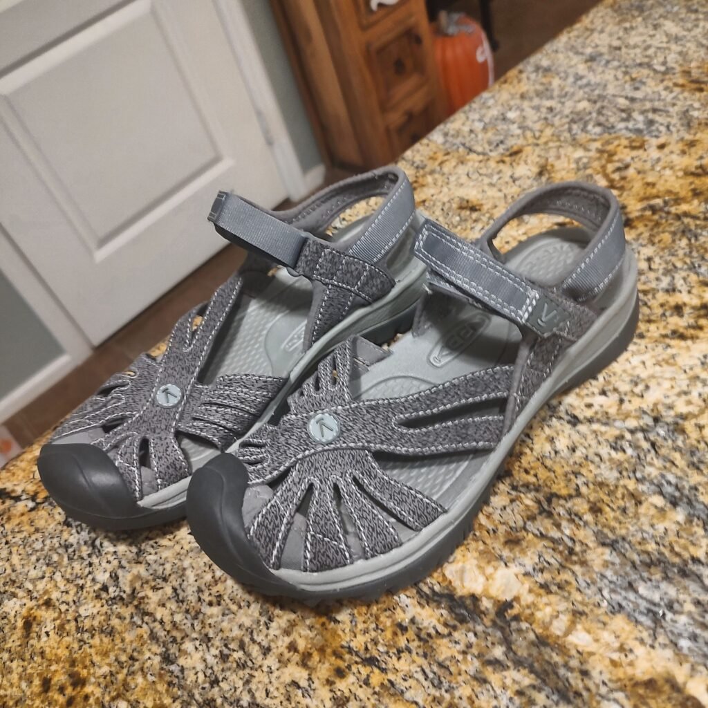 KEEN Rose 1016733 Water Sandals Womens 8 Gray Excellent Condition